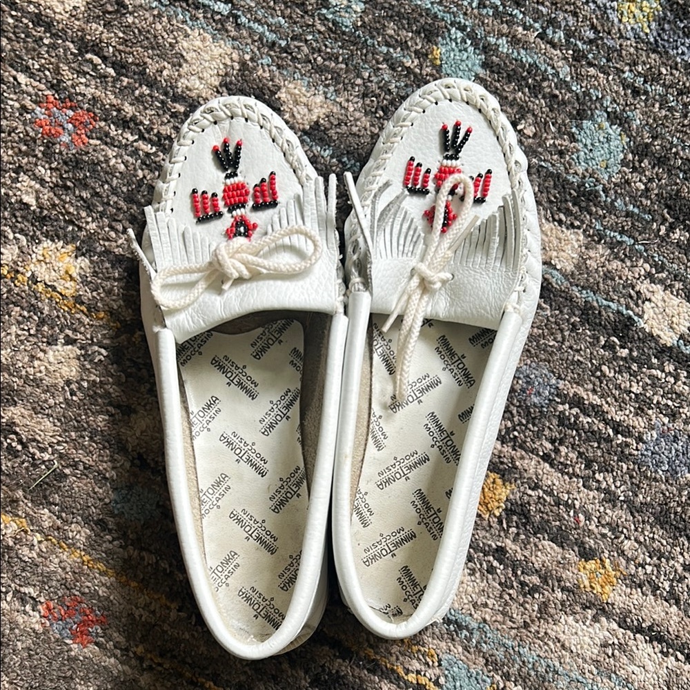 Minnetonka: White Moccasins with Red Embroidery
